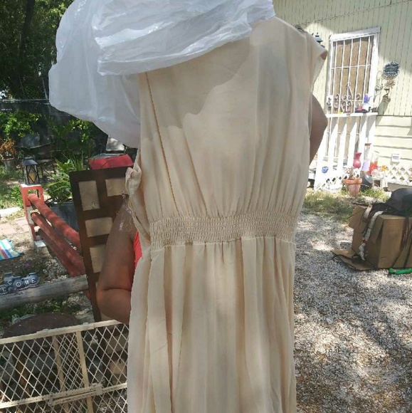 Gown - Picture 3 of 5